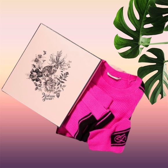 NEW LARGE VICTORIA'S SECRET Luxury 100% Cashmere Short & Sweater gift Set - Picture 2 of 13